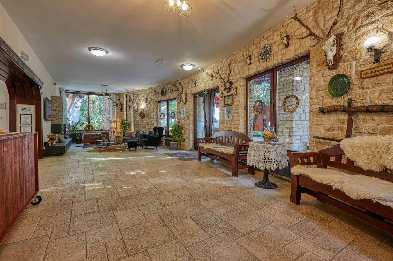 ショプロン Tercia Hubertus Panzio Bed & Breakfast エクステリア 写真